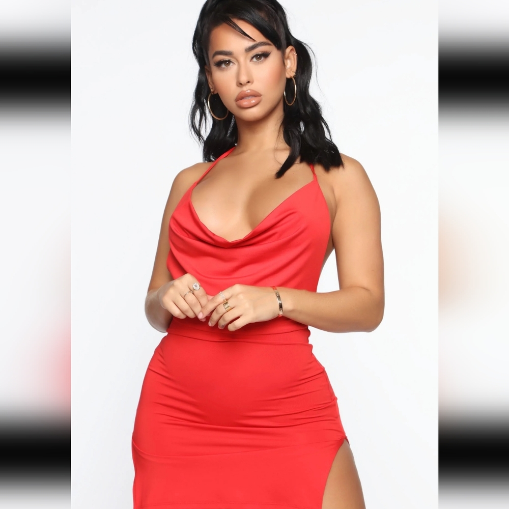 NwT red low neck backless mini dress